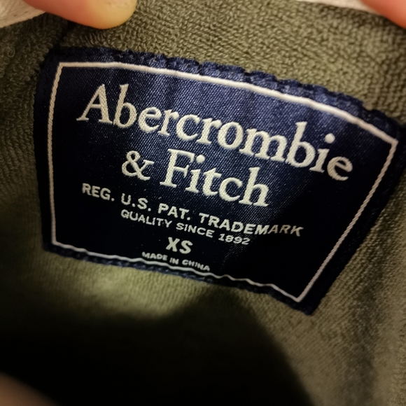 🆕Abercrombie & Fitch Olive SS Sweatshirt US XS - Picture 9 of 15